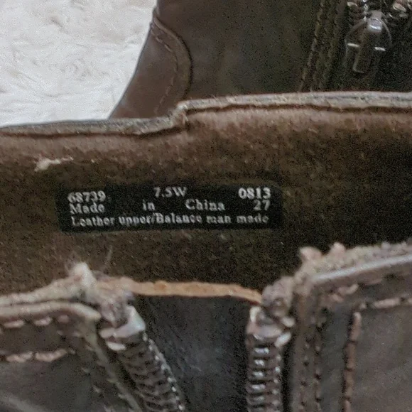 Clarks Bendable Dark Brown Leather Ankle Boots with Zipper - Picture 7 of 10